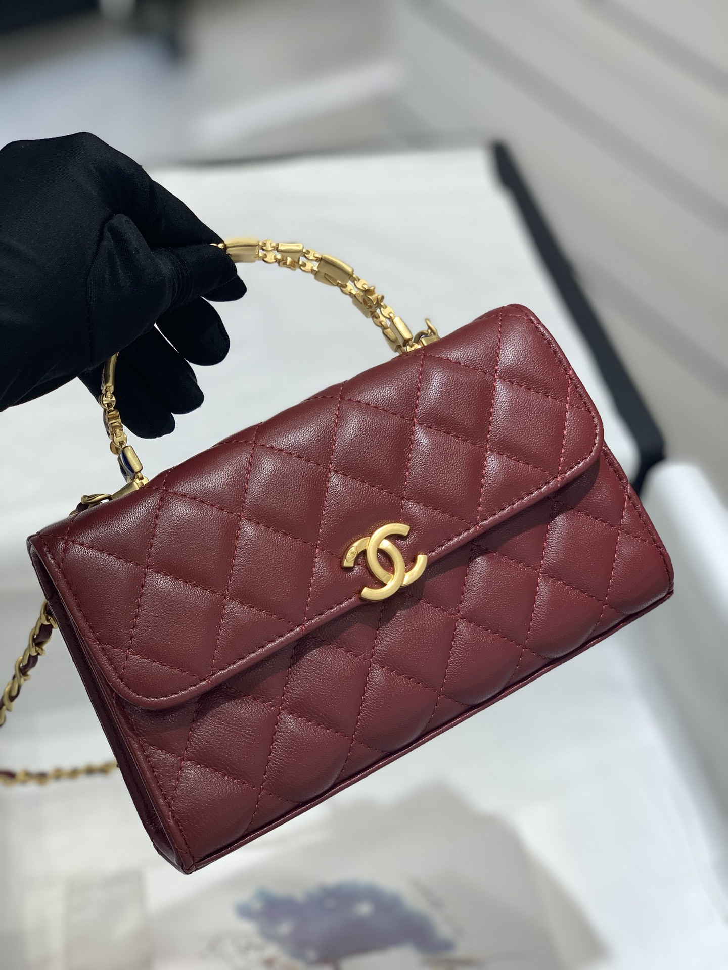 CHANEL 22B珐琅扣手柄包 Kelly 大号 复古金镂空设计 10-18-4.5cm-广州尚美皮具_原单包包工厂货源 CHANEL 22B珐琅扣手柄包 Kelly 大号 复古金镂空设计 10-18-4.5cm