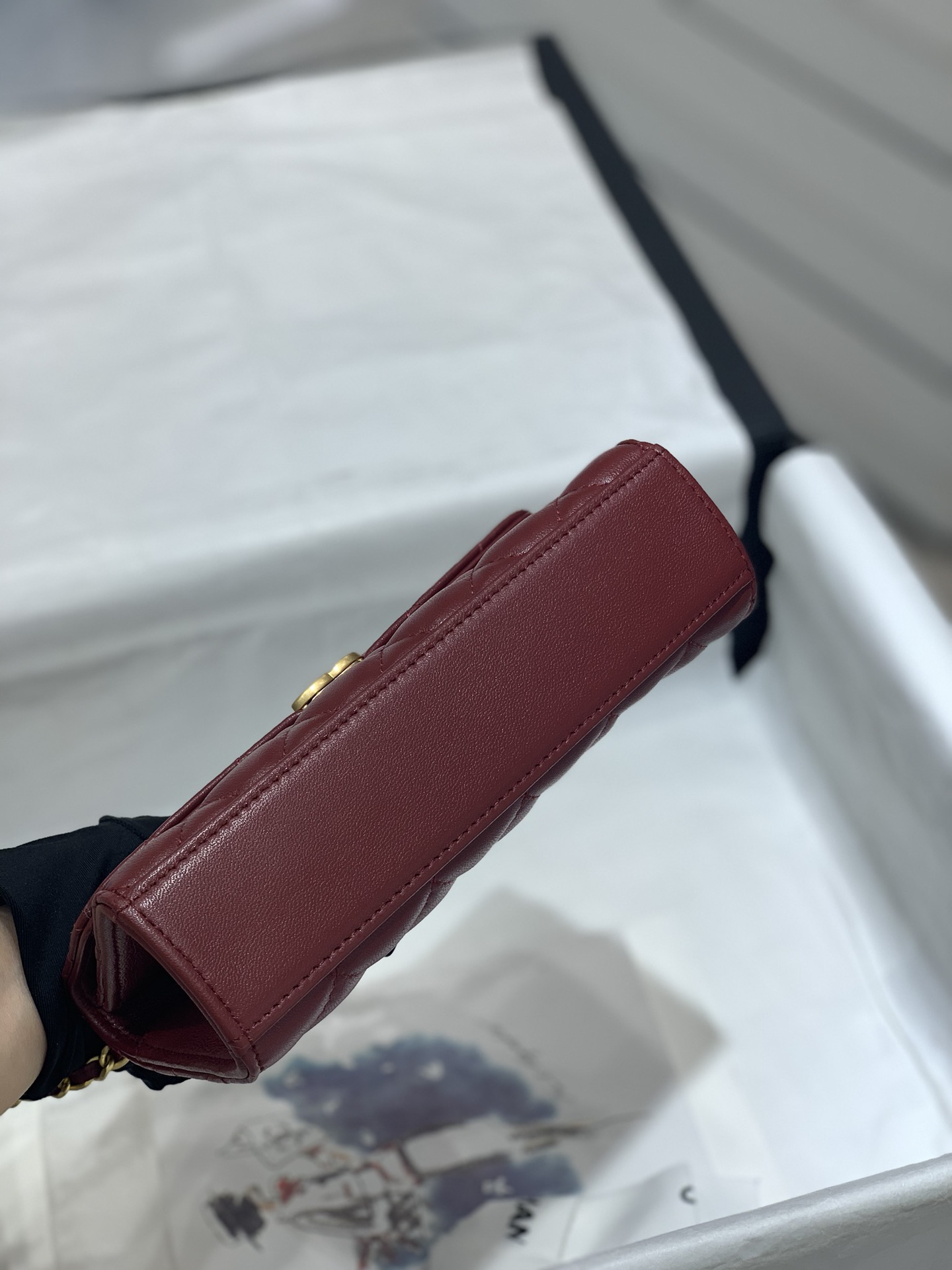 CHANEL 22B珐琅扣手柄包 Kelly 大号 复古金镂空设计 10-18-4.5cm-广州尚美皮具_原单包包工厂货源 CHANEL 22B珐琅扣手柄包 Kelly 大号 复古金镂空设计 10-18-4.5cm